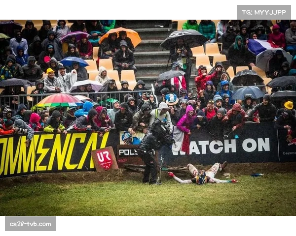 父子档:速降传奇Steve Peat之子首次亮相青年世界杯 父子档:速降传奇Steve Peat之子首次亮相青年世界杯