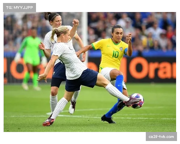 镜头捕捉:勒阿弗尔球员在连续三次折返跑后出现抽筋迹象